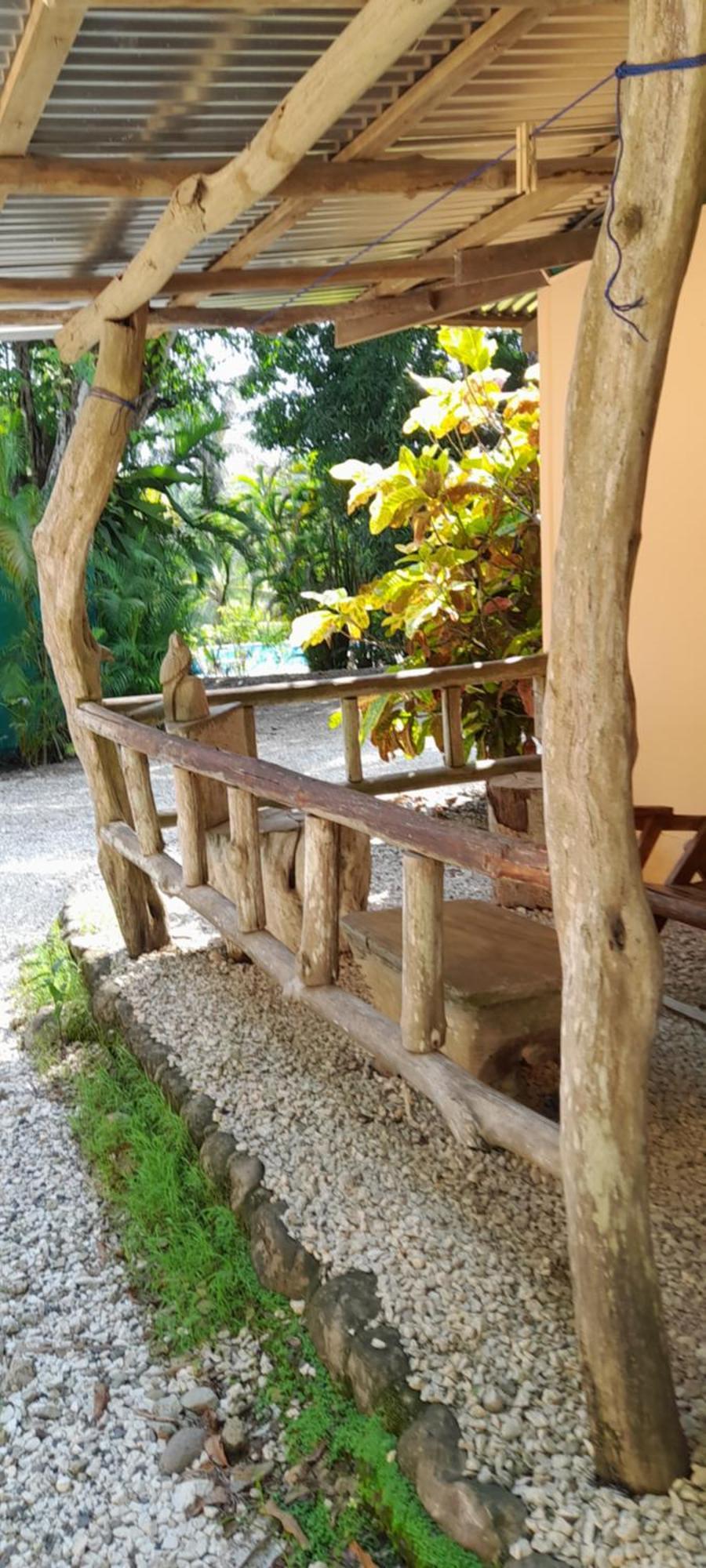 فندق Mal Pais Surf Camp Playa Santa Teresa  المظهر الخارجي الصورة