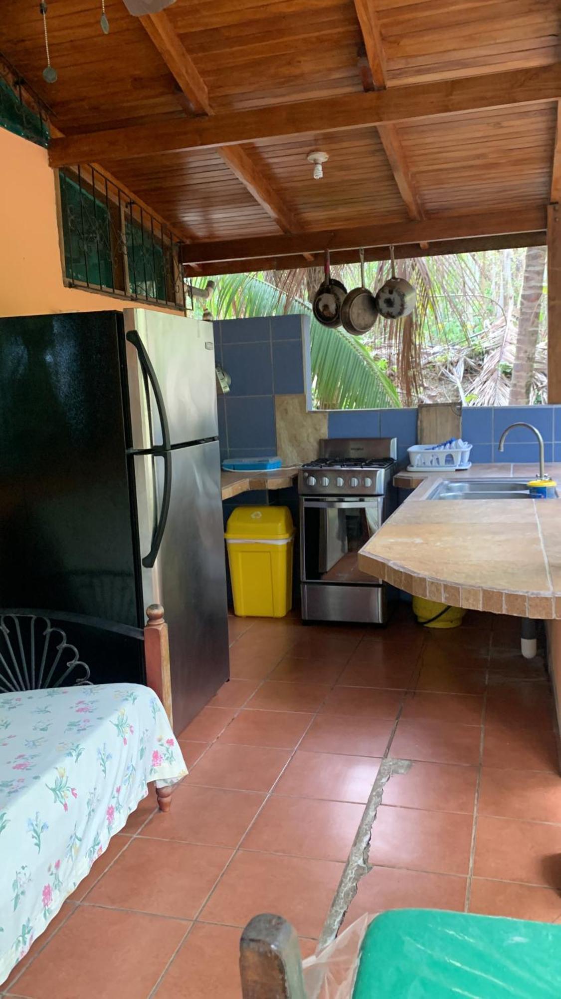 فندق Mal Pais Surf Camp Playa Santa Teresa  المظهر الخارجي الصورة